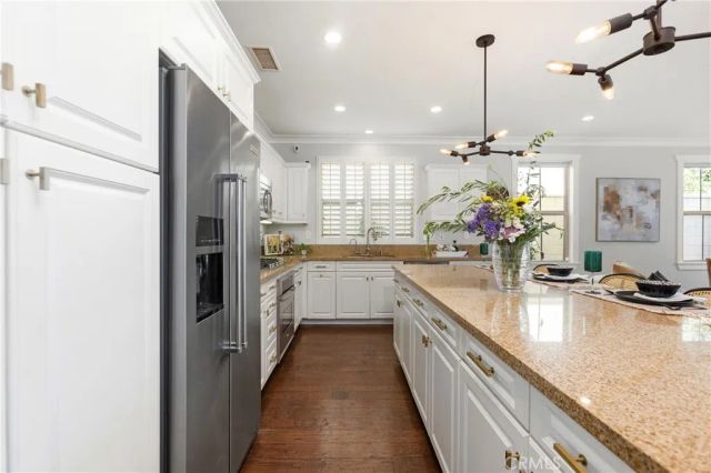 205 Mantle, Irvine, CA 92618