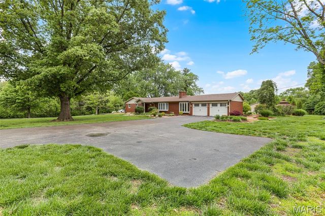 7461 Leslie Drive, Edwardsville, IL 62025