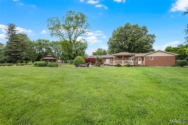 7461 Leslie Drive, Edwardsville, IL 62025