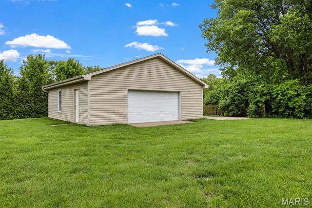 7461 Leslie Drive, Edwardsville, IL 62025