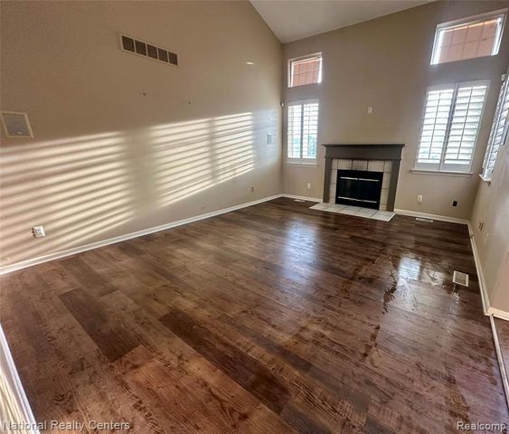 11152 Woodfield Parkway, Grand Blanc, MI 48439