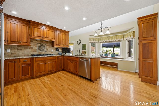 44 Palomina Way, Wethersfield, CT 06109