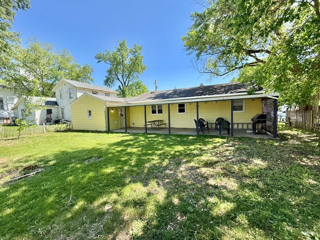 2390 New Milford Church Road, Rockford, IL 61109
