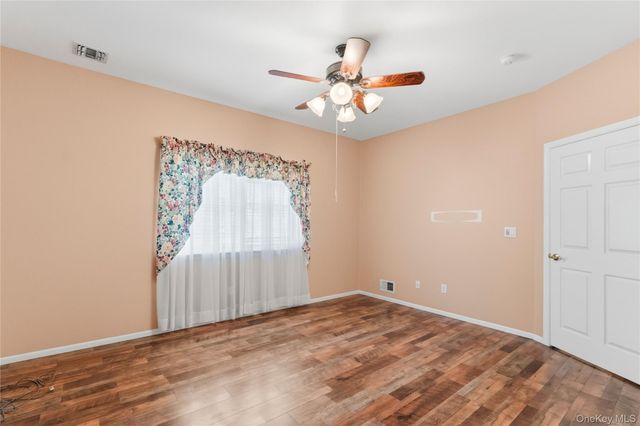 406 Narragansett Villas Drive, Lindenhurst, NY 11757