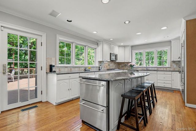 13 Lia Fail Way, Greenwich, CT 06807