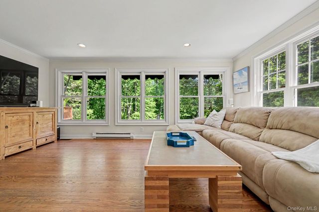 13 Lia Fail Way, Greenwich, CT 06807