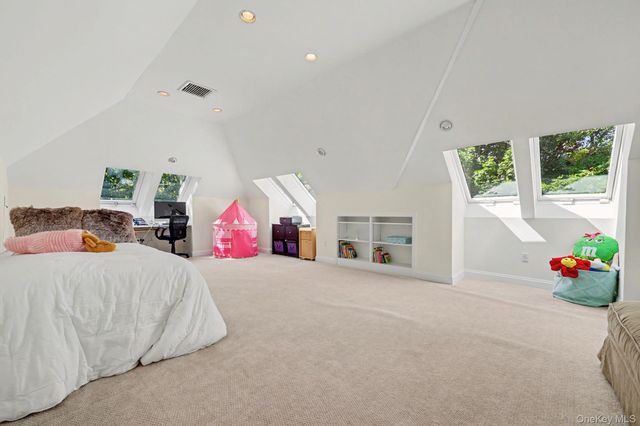 13 Lia Fail Way, Greenwich, CT 06807