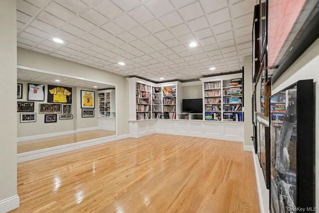 13 Lia Fail Way, Greenwich, CT 06807
