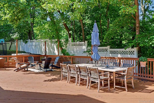 13 Lia Fail Way, Greenwich, CT 06807