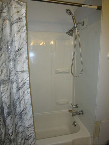 1228 N Sharpsville Ave., Sharon, PA 16146