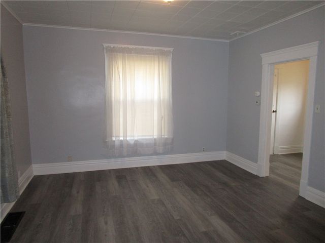 1228 N Sharpsville Ave., Sharon, PA 16146