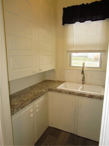 1228 N Sharpsville Ave., Sharon, PA 16146