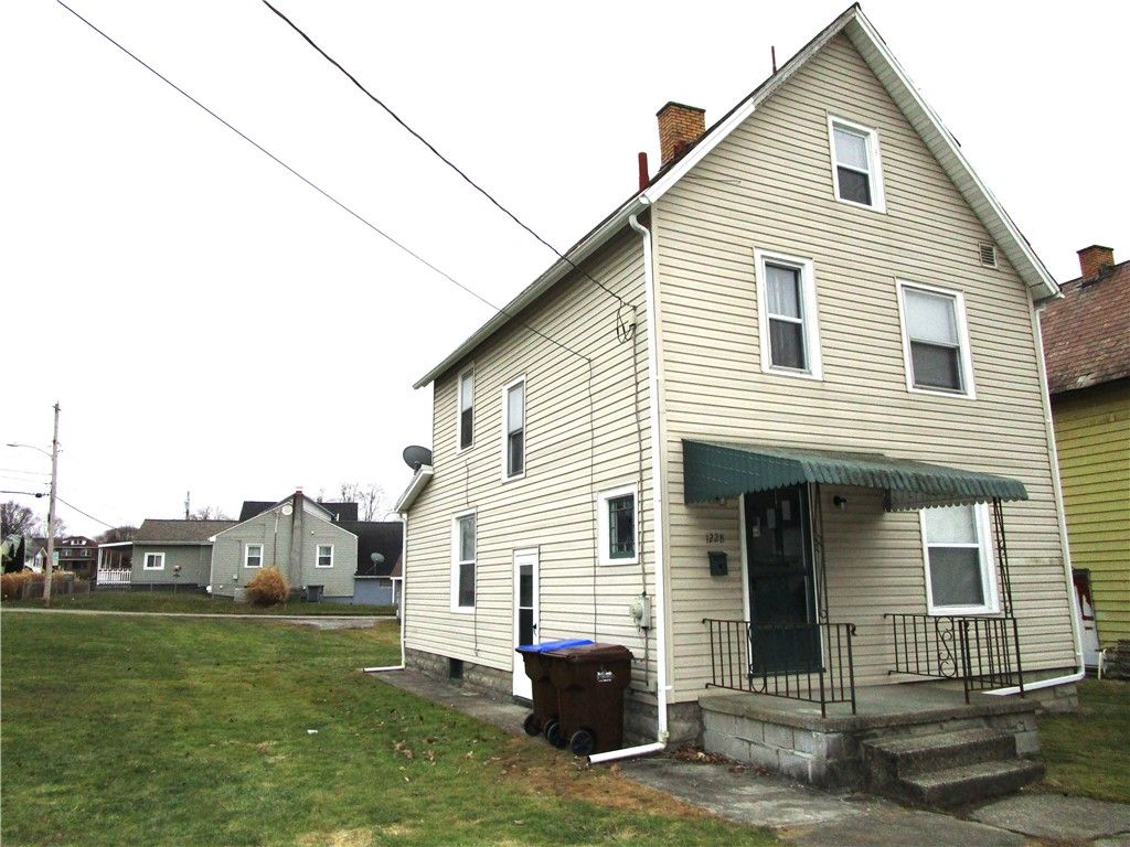 1228 N Sharpsville Ave., Sharon, PA 16146
