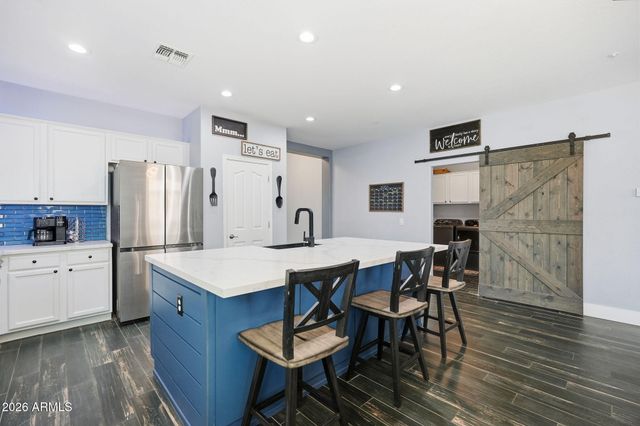 3412 E RAVENSWOOD Drive, Gilbert, AZ 85298