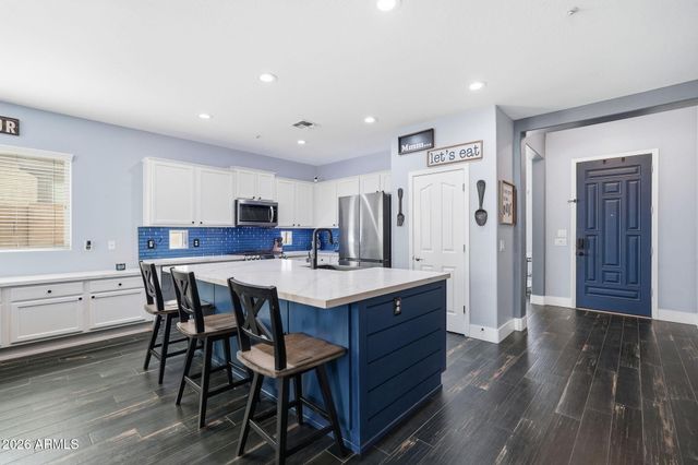 3412 E RAVENSWOOD Drive, Gilbert, AZ 85298