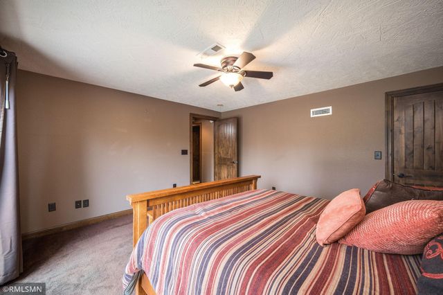 60639 211th Street, Eagle Lake, MN 56024