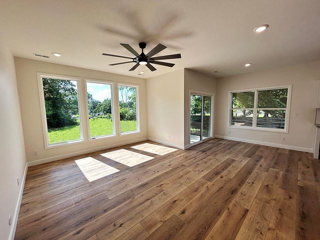 1579 N GOLF BLVD, Columbia, MO 65202