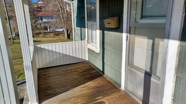 209 Madison Street, Bristol, VA 24201