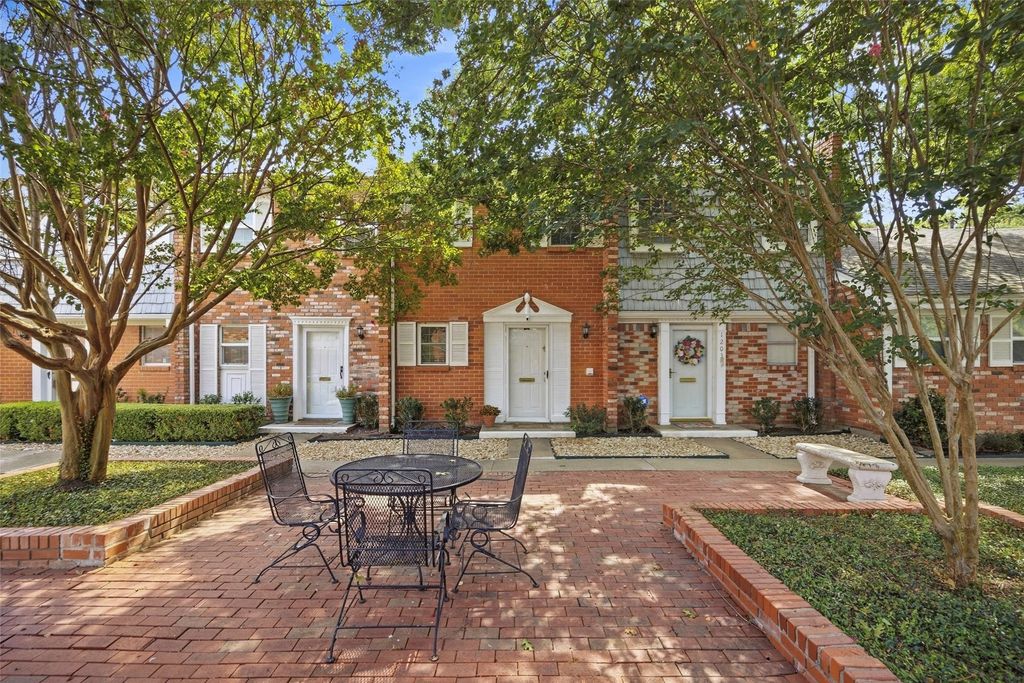 1205 Roaring Springs Road 1205, Fort Worth, TX 76114 — exterior