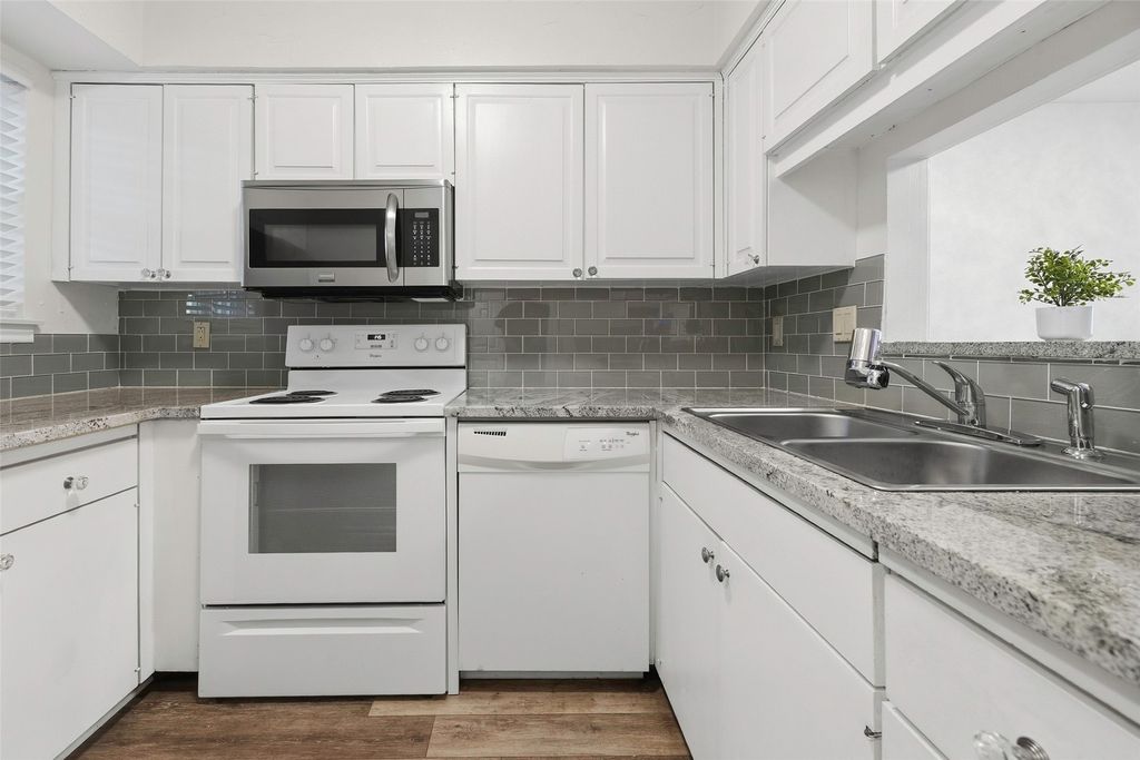 1205 Roaring Springs Road 1205, Fort Worth, TX 76114 — photo 3