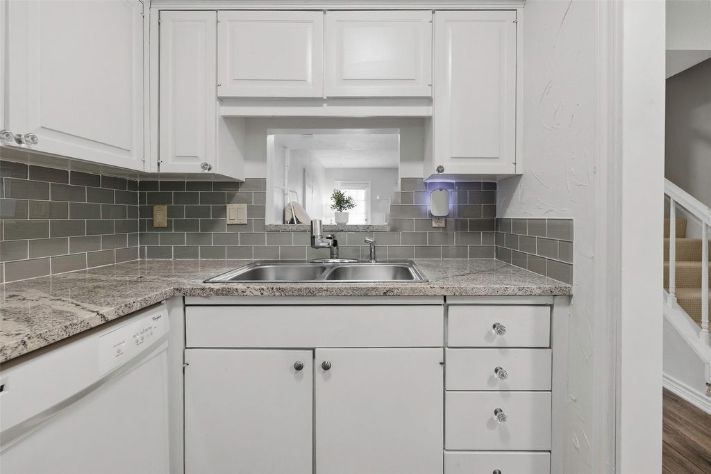 1205 Roaring Springs Road 1205, Fort Worth, TX 76114 — photo 5