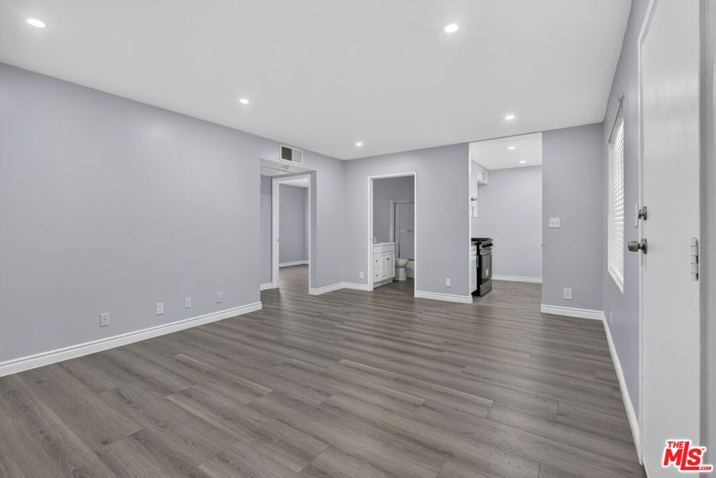 11901 Valerio Street, Los Angeles, CA 91605 — photo 4