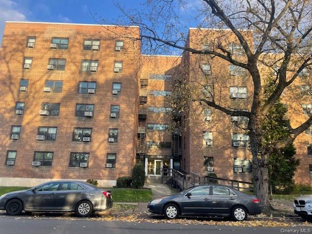 73-45 210 Street 1C, Oakland Gardens, NY 11364