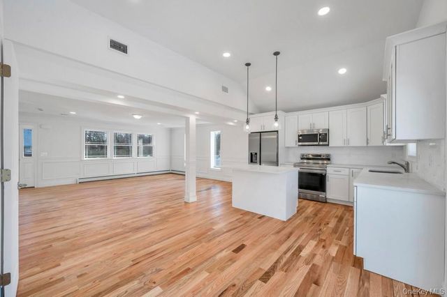 49 Barclay Road, Mastic Beach, NY 11951