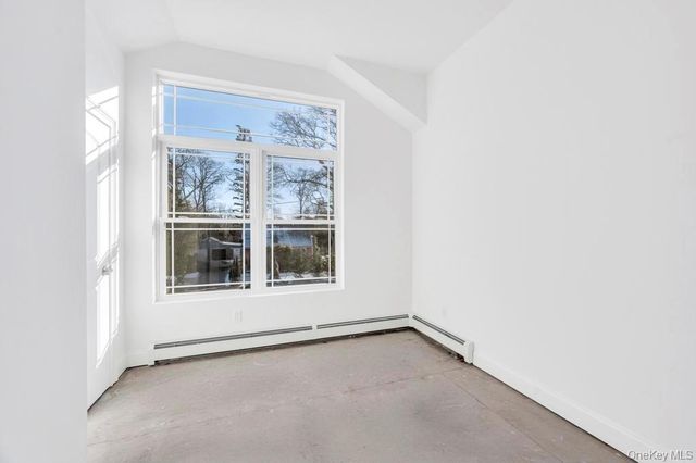 49 Barclay Road, Mastic Beach, NY 11951