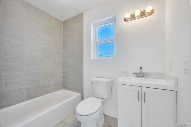 49 Barclay Road, Mastic Beach, NY 11951