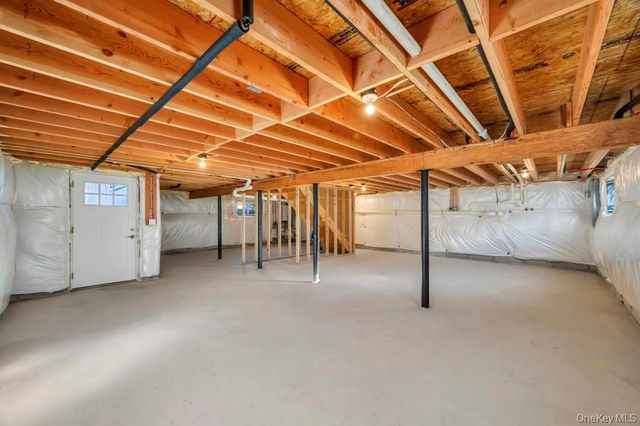 49 Barclay Road, Mastic Beach, NY 11951