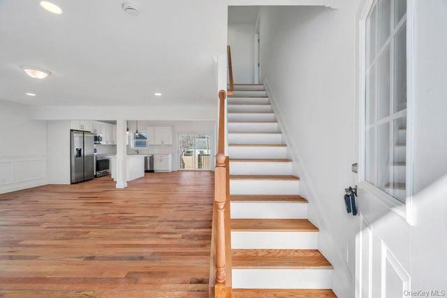 49 Barclay Road, Mastic Beach, NY 11951