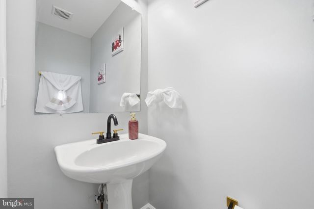 933 WESTLAKE DR, Bowie, MD 20721