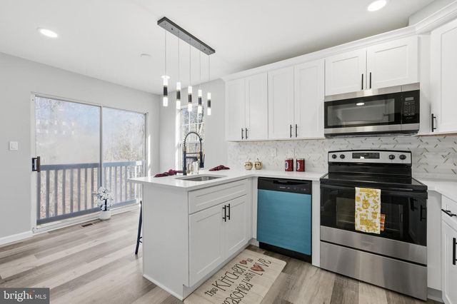 933 WESTLAKE DR, Bowie, MD 20721