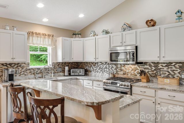 208 Snowy Egret Way, Hendersonville, NC 28792
