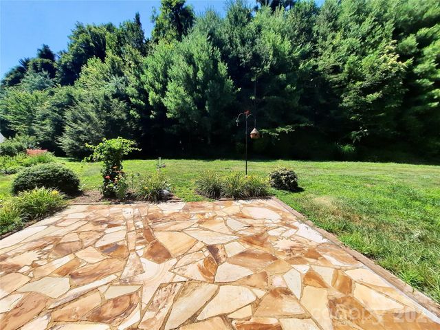 208 Snowy Egret Way, Hendersonville, NC 28792