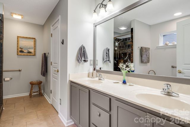 208 Snowy Egret Way, Hendersonville, NC 28792