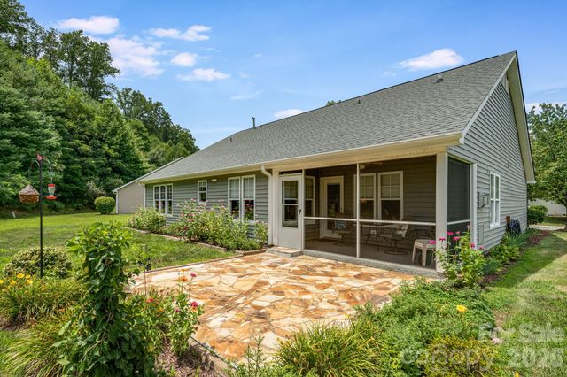 208 Snowy Egret Way, Hendersonville, NC 28792