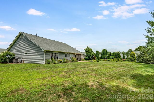 208 Snowy Egret Way, Hendersonville, NC 28792