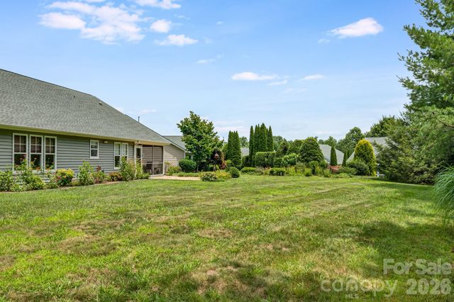208 Snowy Egret Way, Hendersonville, NC 28792