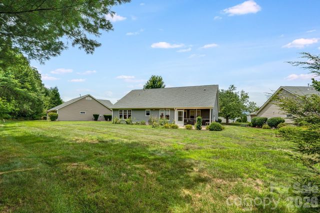 208 Snowy Egret Way, Hendersonville, NC 28792