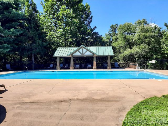 208 Snowy Egret Way, Hendersonville, NC 28792