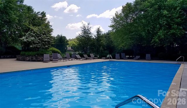 208 Snowy Egret Way, Hendersonville, NC 28792