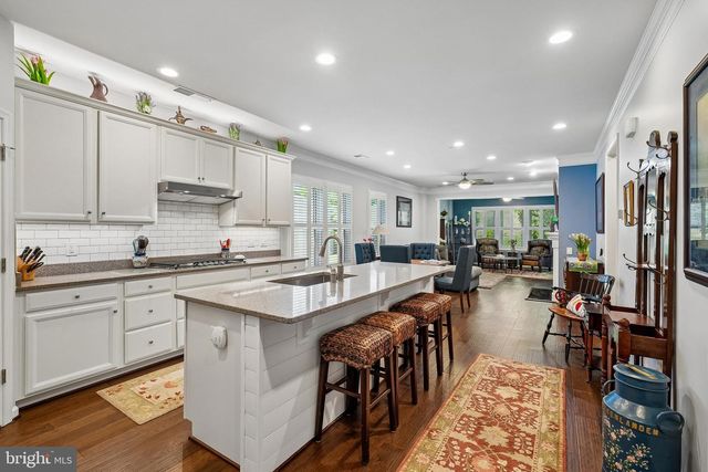 137 LONG POINT DR, Fredericksburg, VA 22406