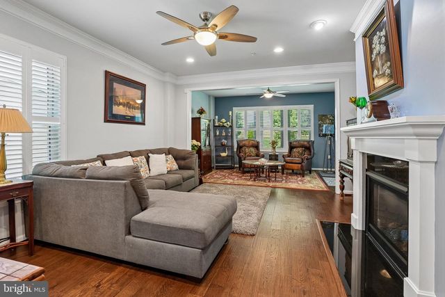 137 LONG POINT DR, Fredericksburg, VA 22406