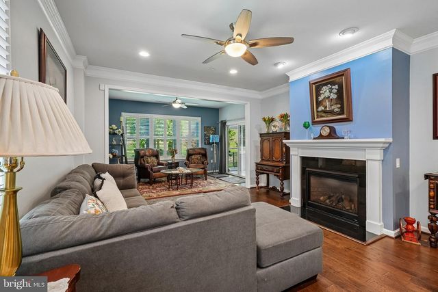 137 LONG POINT DR, Fredericksburg, VA 22406