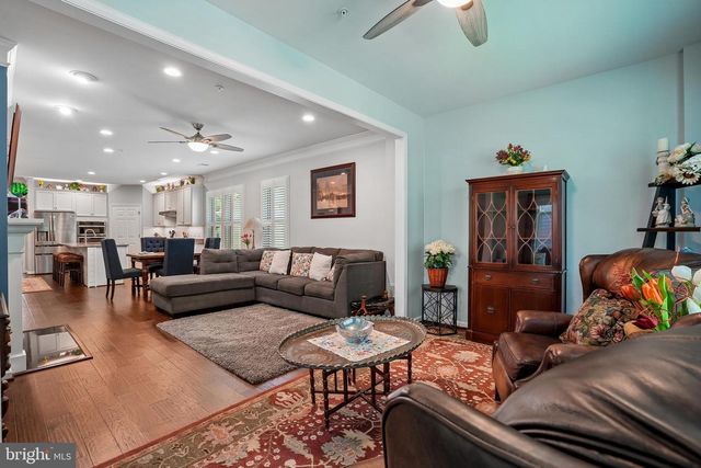 137 LONG POINT DR, Fredericksburg, VA 22406