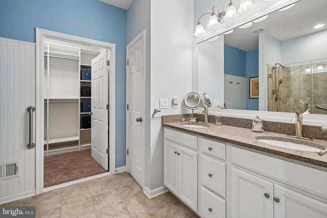 137 LONG POINT DR, Fredericksburg, VA 22406