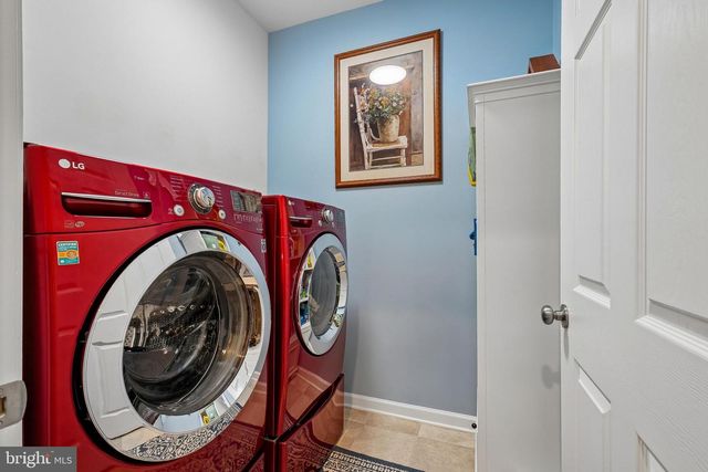 137 LONG POINT DR, Fredericksburg, VA 22406