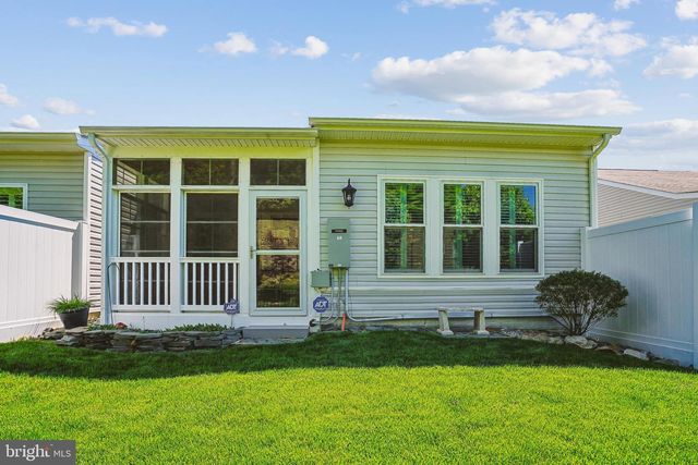 137 LONG POINT DR, Fredericksburg, VA 22406